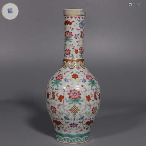 Famille Rose Vase with Flowers Patterns
