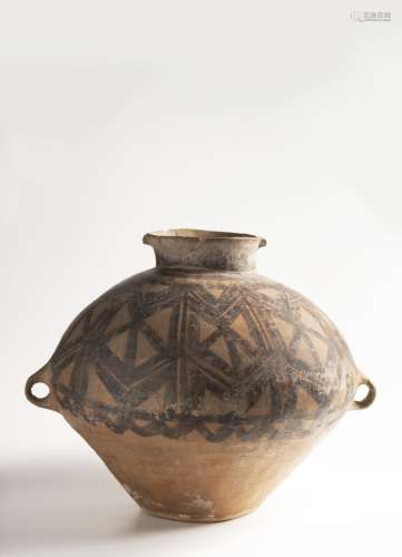 A CHINESE NEOLITHIC CERAMIC AMPHORA