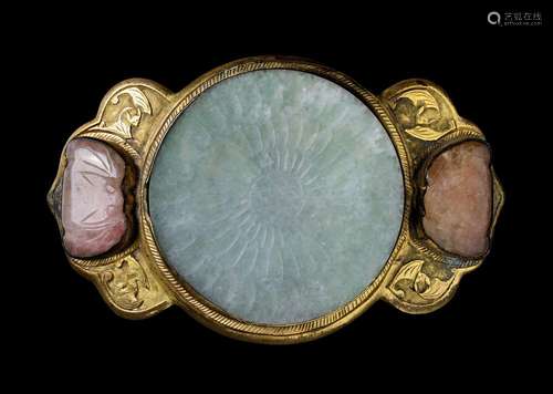 A CHINESE GILT BRONZE AND CELADON JADE BELT BUCKLE