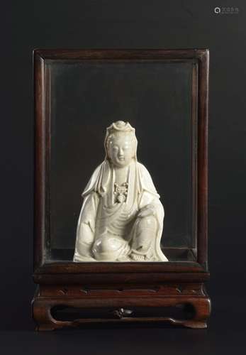 A CHINESE DEHUA FIGURE OF GUANYIN