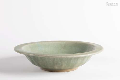 A FINE LONGQUAN CELADON GLAZED 'TWIN FISH' BOWL