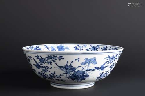 A BLUE AND WHITE BOWL