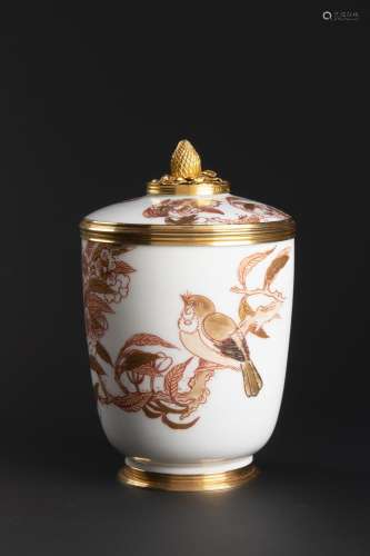 A GOLD-MOUNTED CHOCOLATE CUP WITH LID