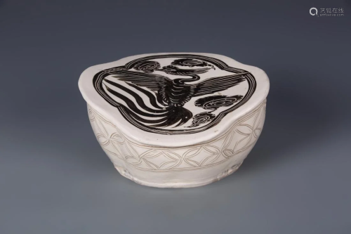 A CIZHOU WARE 'PHOENIX' PILLOW