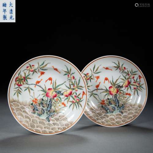 A PAIR OF CHINESE FAMILLE ROSE PLATES FROM QING DYNASTY, CHI...