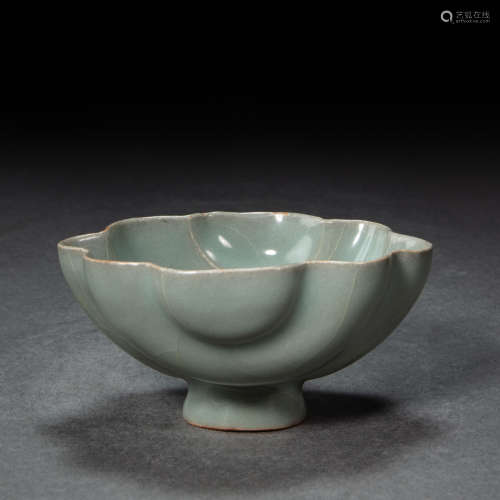 LONGQUAN WARE BEGONIA CUP, SONG DYNASTY, CHINA