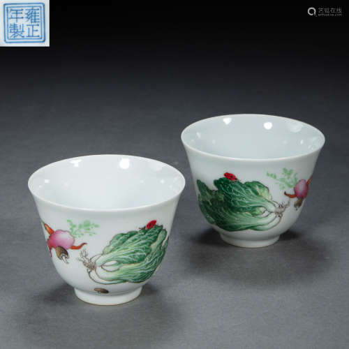 A PAIR OF CHINESE QING DYNASTY PORCELAIN FAMILLE ROSE TEACUP...