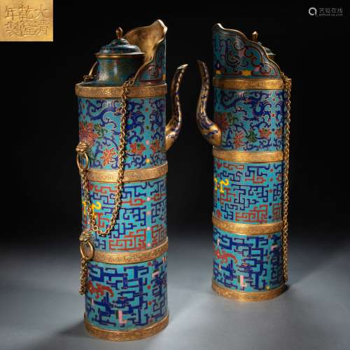A PAIR OF CHINESE QING DYNASTY GILT-BRONZE ENAMEL DOMU POTS