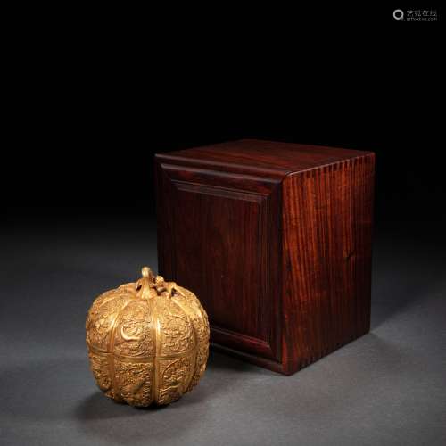 CHINESE PURE GOLD APPLE SHAPED COMPACT,  TANG DYNASTY