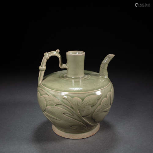 CHINESE YAOZHOU WARE POT WITH CARVED DESIGN, SONG DYNASTY