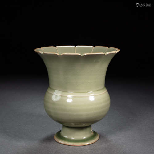 HUAKOU ZUN OF YAOZHOU WARE, SONG DYNASTY, CHINA