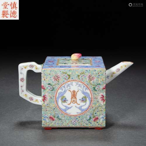 CHINESE PORCELAIN FAMILLE ROSE TEAPOT, QING DYNASTY