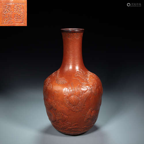 CHINESE GOURD BOTTLE WITH DRAGON PATTERN, QING DYNASTY