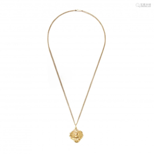 yellow gold necklace with pendant