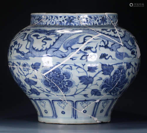 BLUE&WHITE GLAZE JAR PAINTED WITH DRAGON