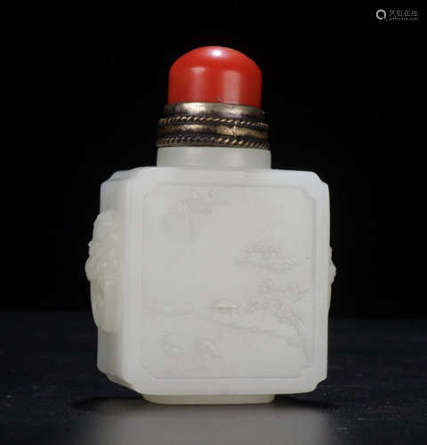 HETIAN JADE SNUFF BOTTLE CARVED WITH LANDSCAPE