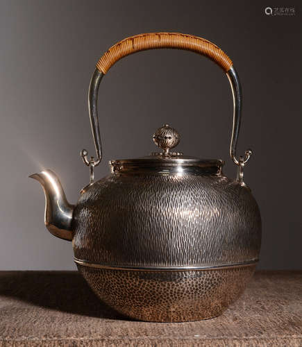 SILVER POT WITH HANDLE