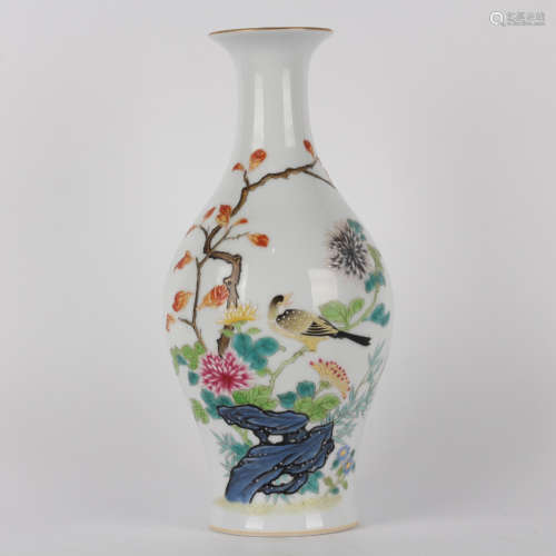 A Famille rose flowers&birds olive vase