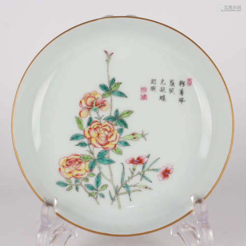 A Famille rose flowers porcelain plate