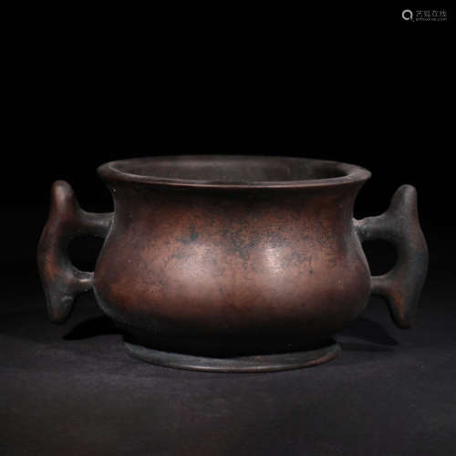 A bronze double fish-eared incense burner