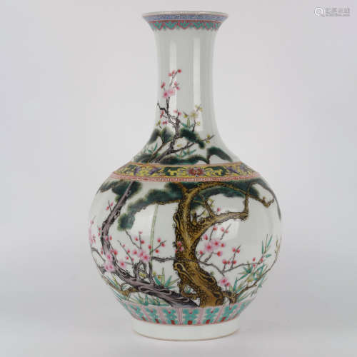 A Famille rose pine&bamboo procelain vase