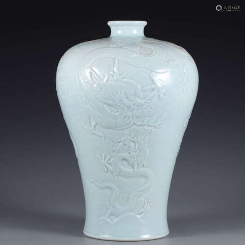 A white-glazed dragons meiping vase