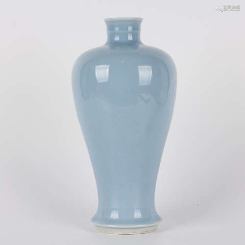 A clair-de-dune glazed meiping vase