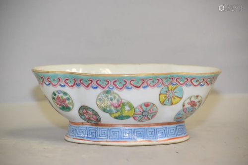 19th C. Chinese Porcelain Famille Rose Oval Bowl