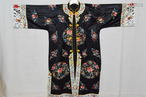 Chinese Black Embroidered Women's Robe