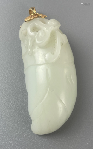 Chinese Nephrite Jade Peapod Pendant in 14k