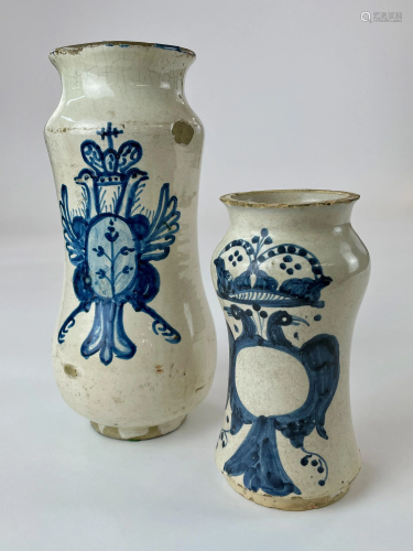 Pair of Albarelo Jars with Heraldic Motifs