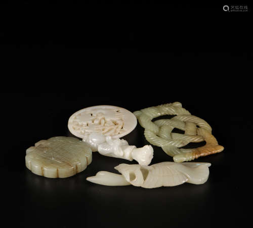 Chinese Set Of Hetian Jade Pieces In Qing Dynasty