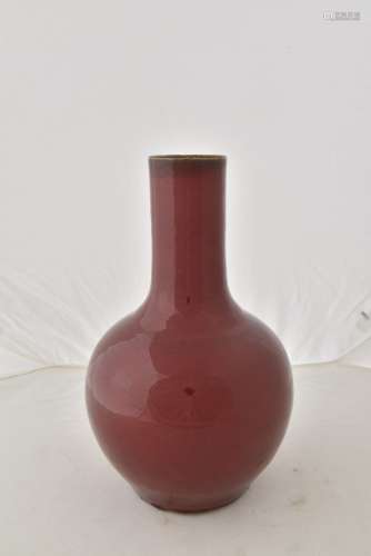 祭红釉天球瓶