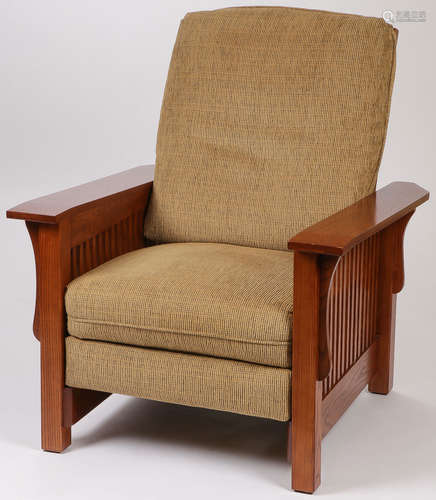 ARTS AND CRAFT STYLE RECLINER