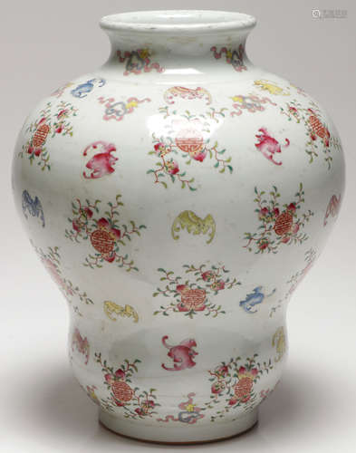 LARGE CHINESE PORCELAIN VASE