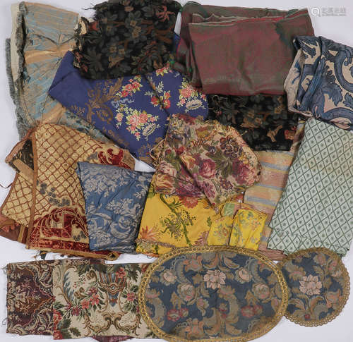 LARGE VINTAGE TEXTILE GROUP