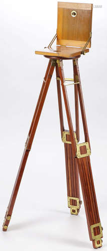 FOLMER GRAPHIX CROWN TRIPOD NO. 2