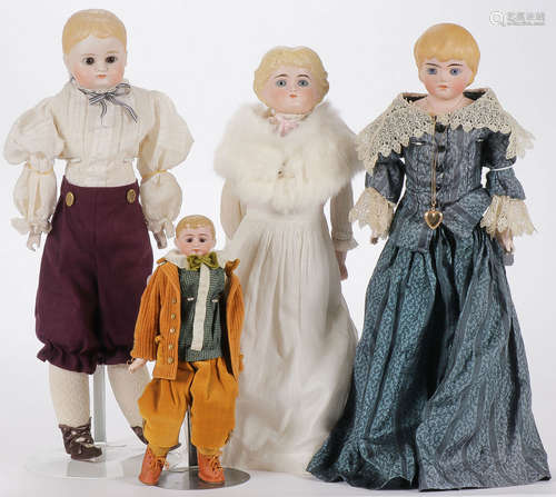 4 GLASS EYED PARIAN DOLLS CIRCA 1880