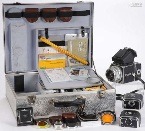 HASSELBLAD 500C CAMERA & ACCESSORIES