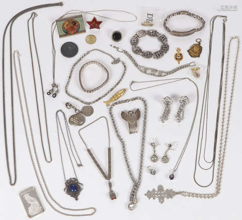 30-PIECE JEWELRY LOT