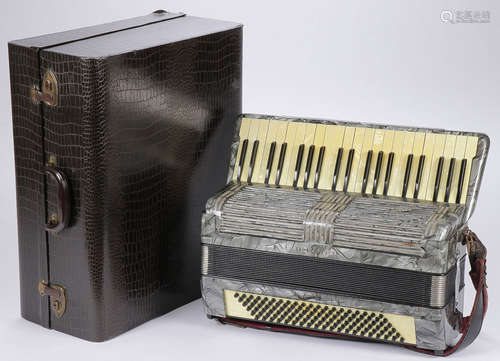 HOHNER VERDI PIANO ACCORDION