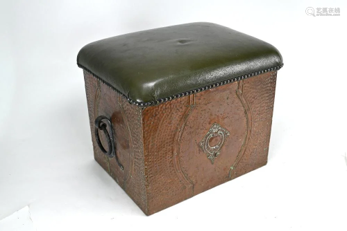 An Arts & Crafts copper coal box