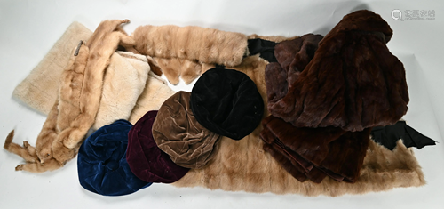 Mixed box of fur accessories