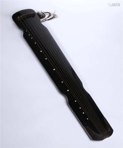 A CHINESE VINTAGE GU QIN INSTRUMENT