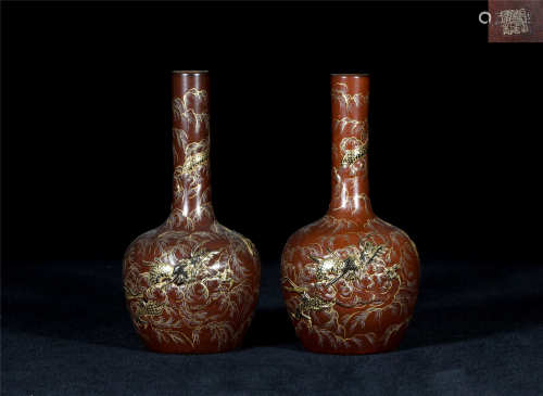 A PAIR OF EGGPLANT PURPLE GLAZED PORCELAIN VASES