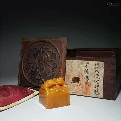 A VINTAGE TIANHUANG STONE SEAL