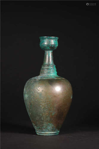 A CHINESE BRONZE VASE