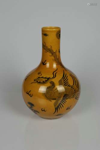 chinese yellow glazed porcelain globular vase