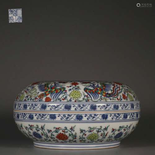 chinese doucai porcelain box with lid
