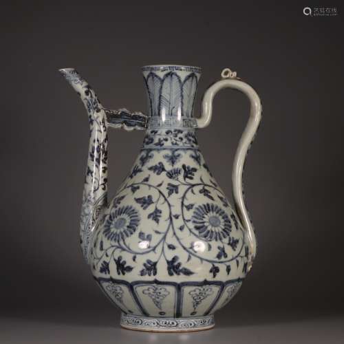 chinese blue and white porcelain flower pattern ewer